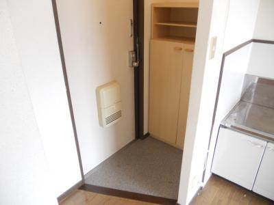 メゾンゼフィールの内装|玄関