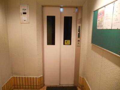 メゾンゼフィールのその他|エレベーター