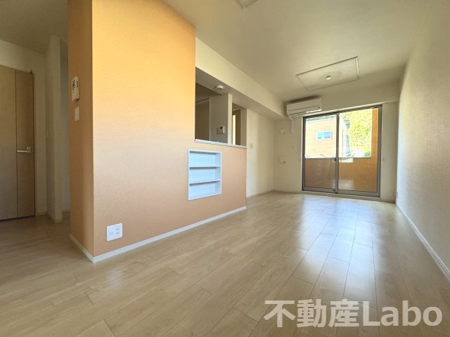 徳島市八万町柿谷のアパートの洋室