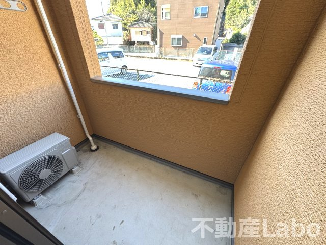 徳島市八万町柿谷のアパートのバルコニー