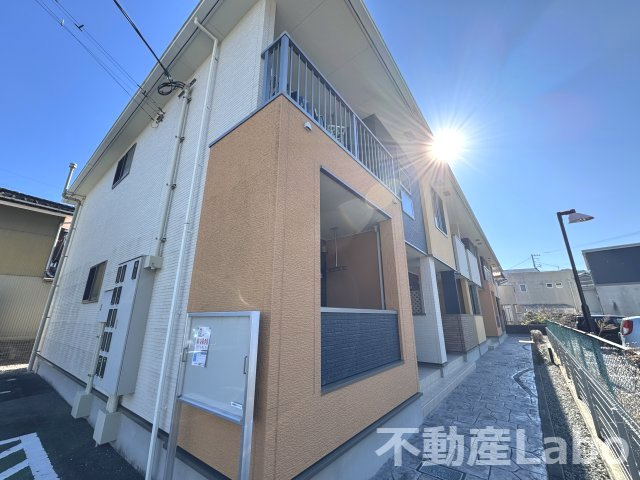 徳島市八万町柿谷のアパートの駐車場