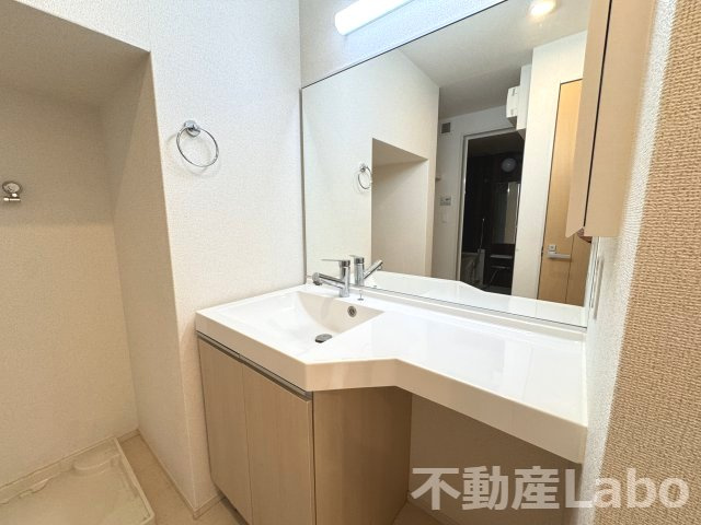 徳島市八万町柿谷のアパートの洗面所