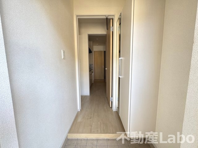 徳島市八万町柿谷のアパートの玄関