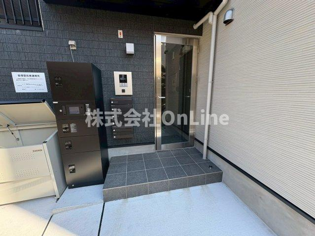 ハーモニーテラス中川東のエントランス