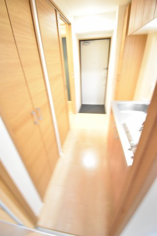 モノトーン難波の内装