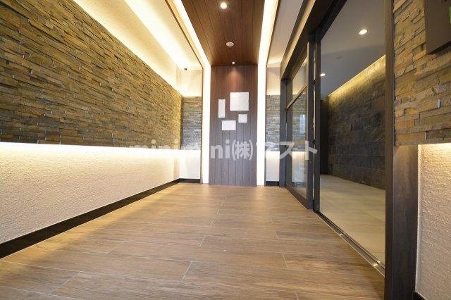 GLUCKMAISON/S-EBIE XIのロビー