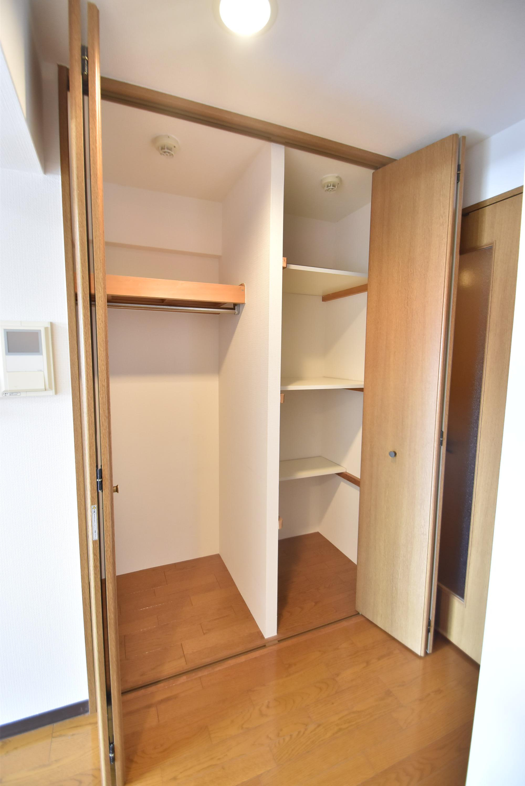大阪市城東区中央１丁目の賃貸マンションの収納