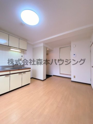 【居間・リビング】 | 　シティハイム上村 | ゆったり過ごせる居間です