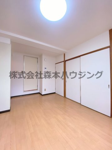 【居間・リビング】 | 　シティハイム上村 | こちらの居間で趣味の時間をお楽しみください