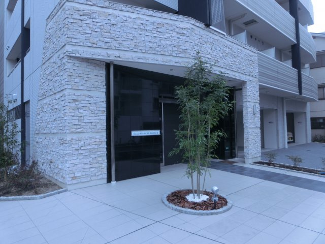 レジュールアッシュ難波ＭＩＮＡＭＩⅡのエントランス