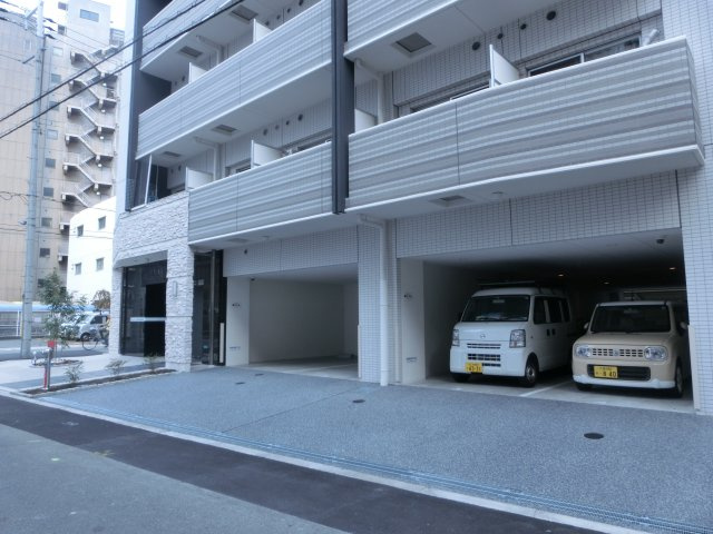 レジュールアッシュ難波ＭＩＮＡＭＩⅡの駐車場