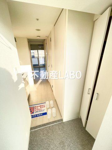 エスリード弁天町ベイコートの玄関