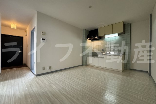 マンション吾光の居間・リビング|ゆったりとした居間です