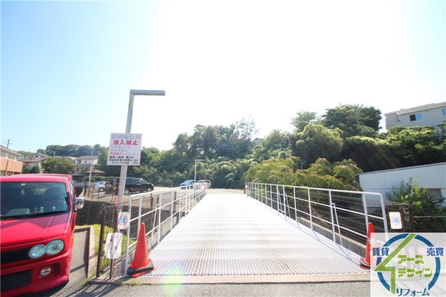 クレール有瀬の駐車場