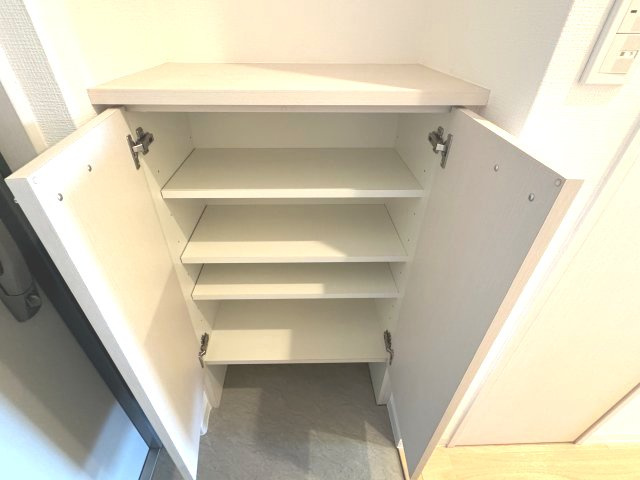 ニッケノーブルハイツ江坂の収納|シューズボックス