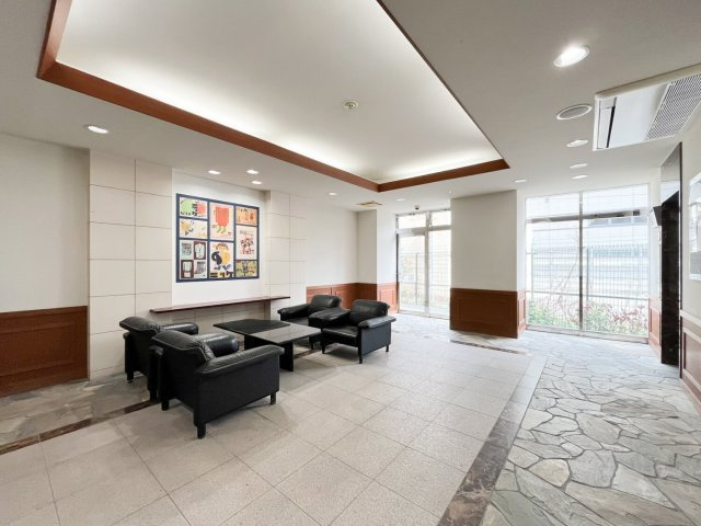 ニッケノーブルハイツ江坂のロビー