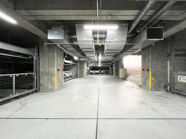 ニッケノーブルハイツ江坂の駐車場