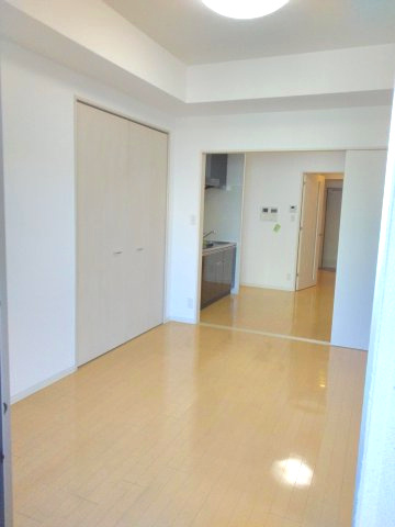 ニッケノーブルハイツ江坂の洋室