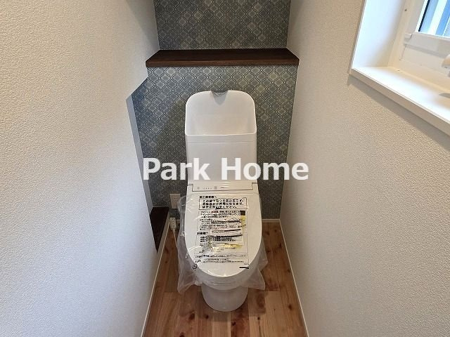 高知市横浜西町　新築戸建ての前面道路含む現地写真