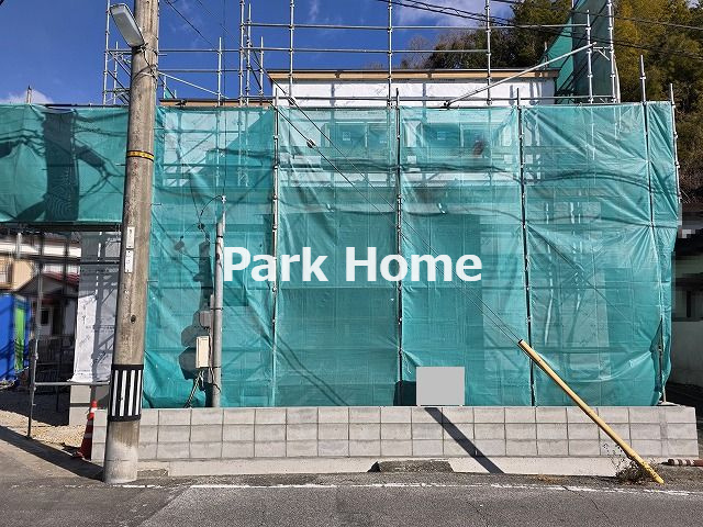 高知市横浜西町　新築戸建ての前面道路含む現地写真