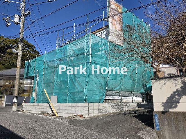 高知市横浜西町　新築戸建ての前面道路含む現地写真