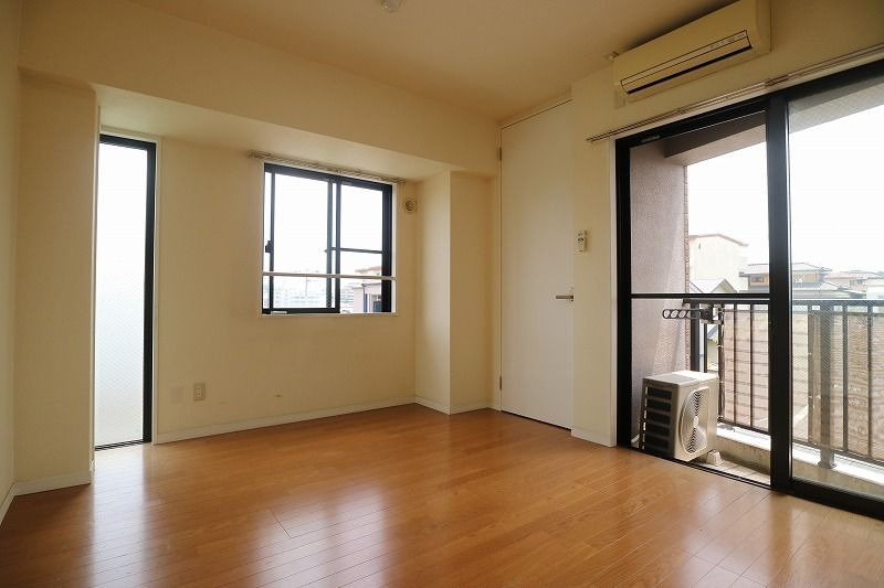 コロニーコアマンション野間の居間・リビング