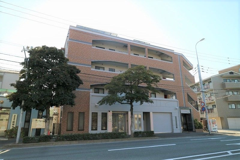 コロニーコアマンション野間の外観