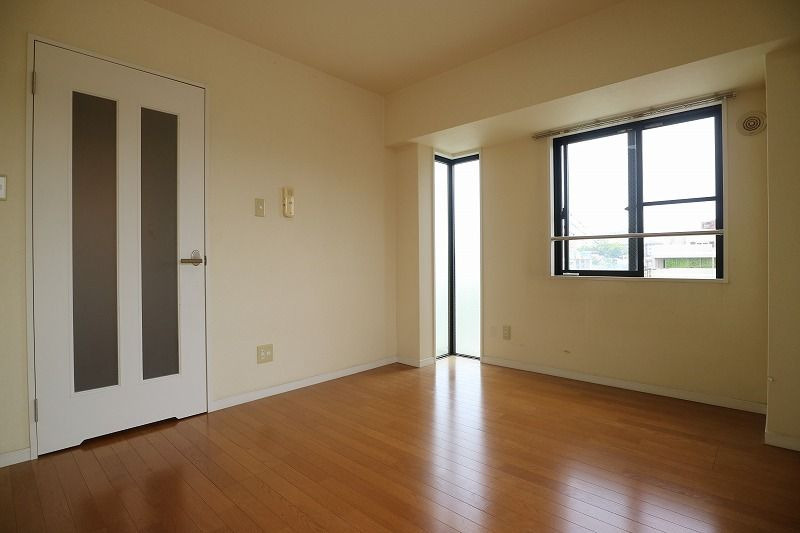 コロニーコアマンション野間の居間・リビング