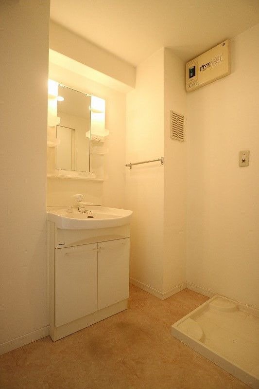 コロニーコアマンション野間の洗面所