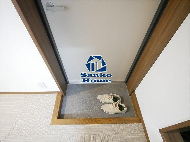 レジデンストーキョー北上野の玄関