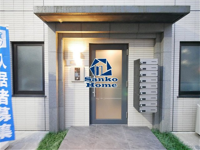 レジデンストーキョー北上野のエントランス