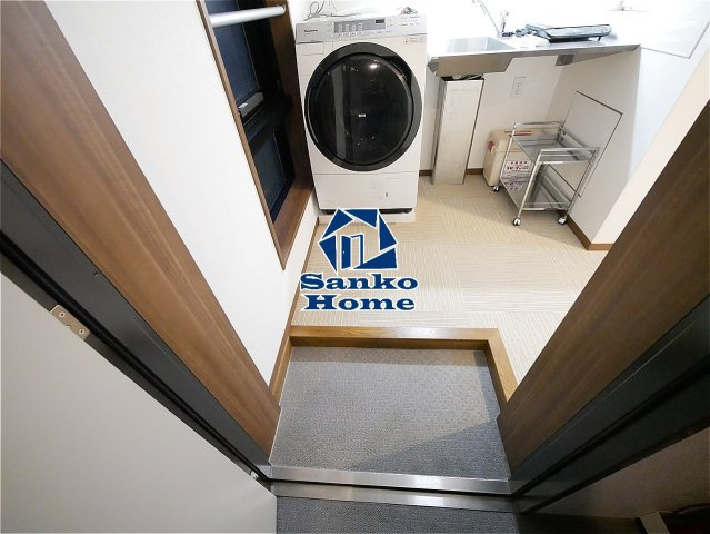 レジデンストーキョー北上野の玄関