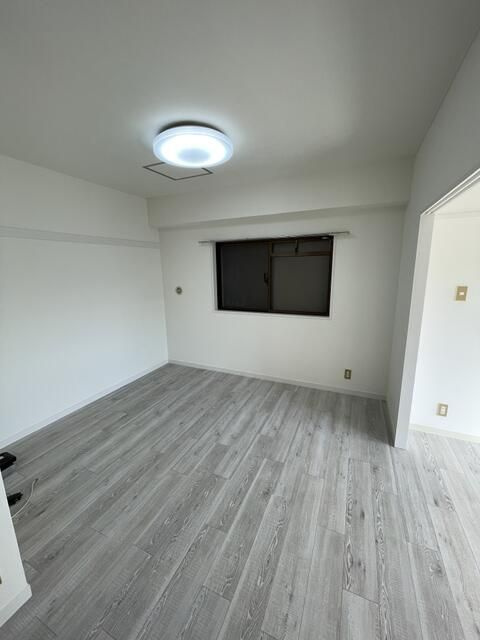 オンダビルの内装