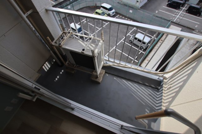 【バルコニー】 | 泉ヶ丘コーポラスA棟