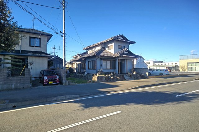 売中古住宅　ひたちなか市中根の前面道路含む現地写真