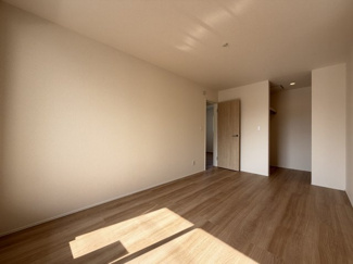 【洋室】 | 那覇市宮城（全4棟）1・2・4号棟 | 2号棟　洋室7帖＋WIC＋収納付き♪