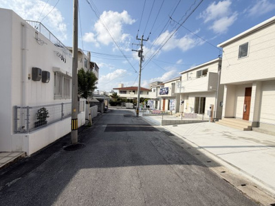 【前面道路含む現地写真】 | 那覇市宮城（全4棟）1・2・4号棟 | ※南西側5.8m道路♪