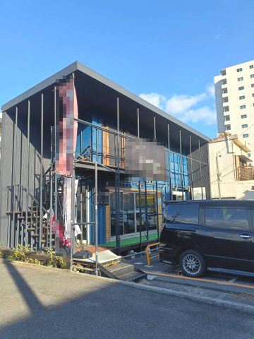 東岡崎コンテナ店舗・事務所の外観