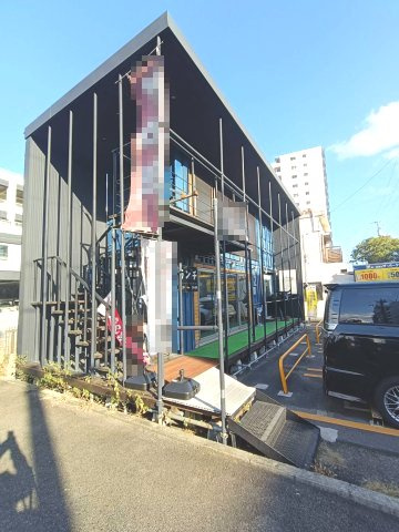 東岡崎コンテナ店舗・事務所の外観
