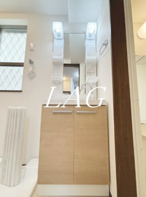 【洗面所】 | メゾン・ド・カラン本蓮沼 | 独立洗面台です。