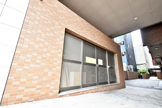 エスレジデンス難波ヴィアーレのエントランス