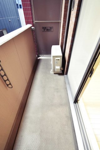 エスレジデンス難波ヴィアーレのバルコニー