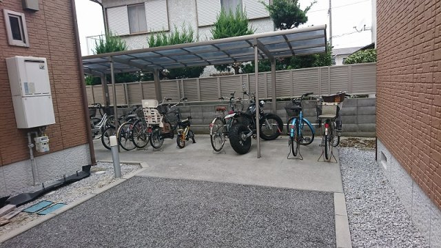 キャッスル　ヴィラのその他共用部分|屋根付きの駐輪場です