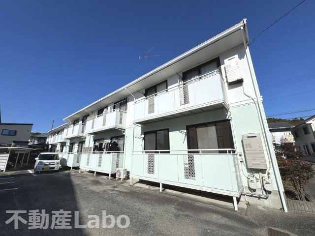 徳島市八万町新貝のアパートの外観