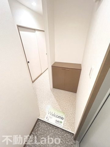 徳島市八万町新貝のアパートの玄関