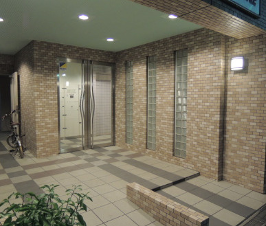 日神パレステージ御徒町のエントランス