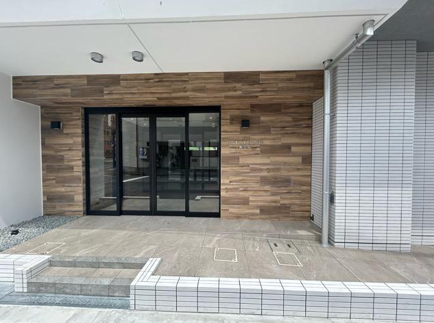CREST　TAPP新大阪のエントランス