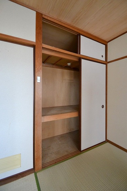 コーポ躍場の収納