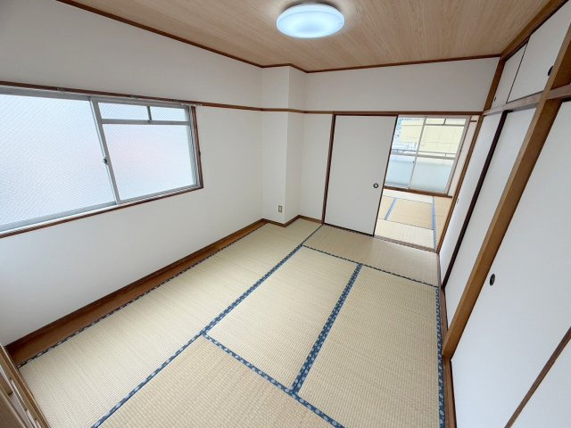コーポ躍場の和室
