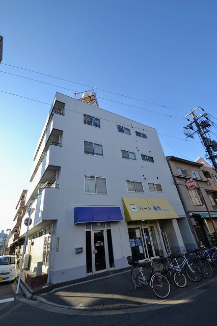 コーポ躍場の外観